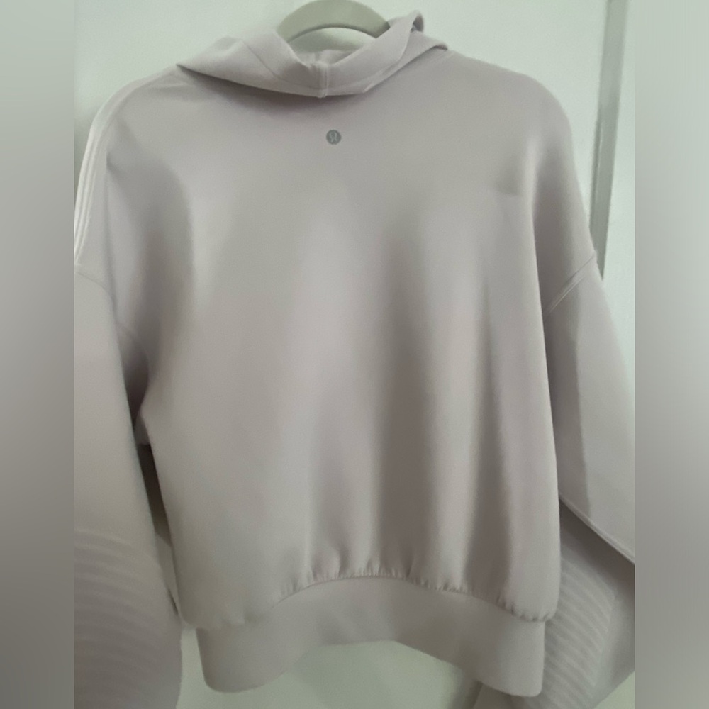 Lululemon athletica pullover. Very pretty bone color.